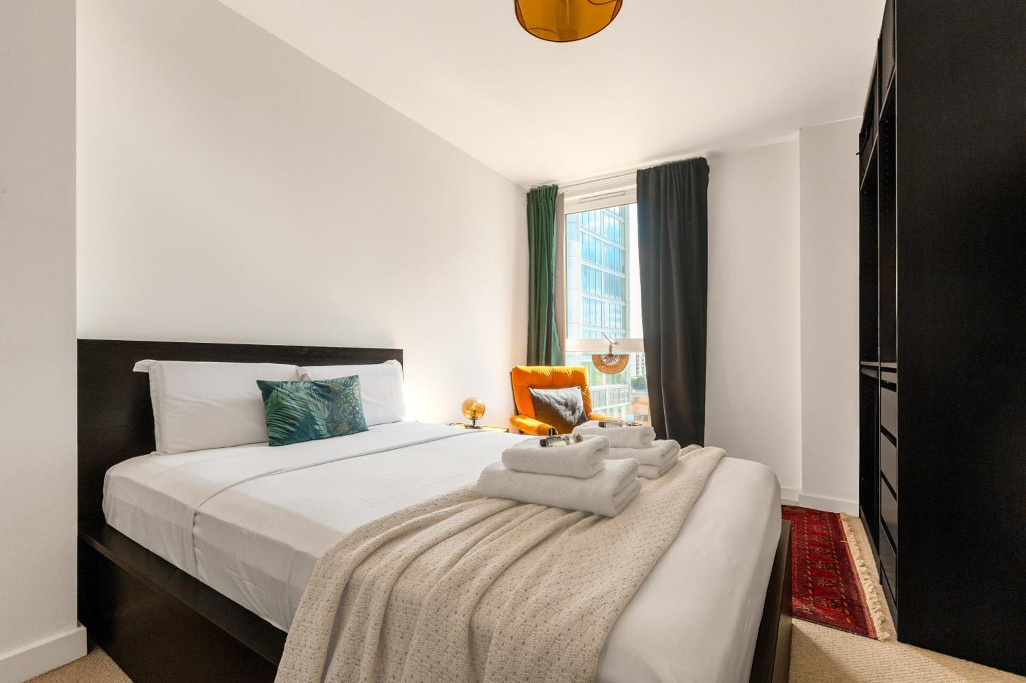Stylish 1br Apt, 8 Mins To Stratford Station * London