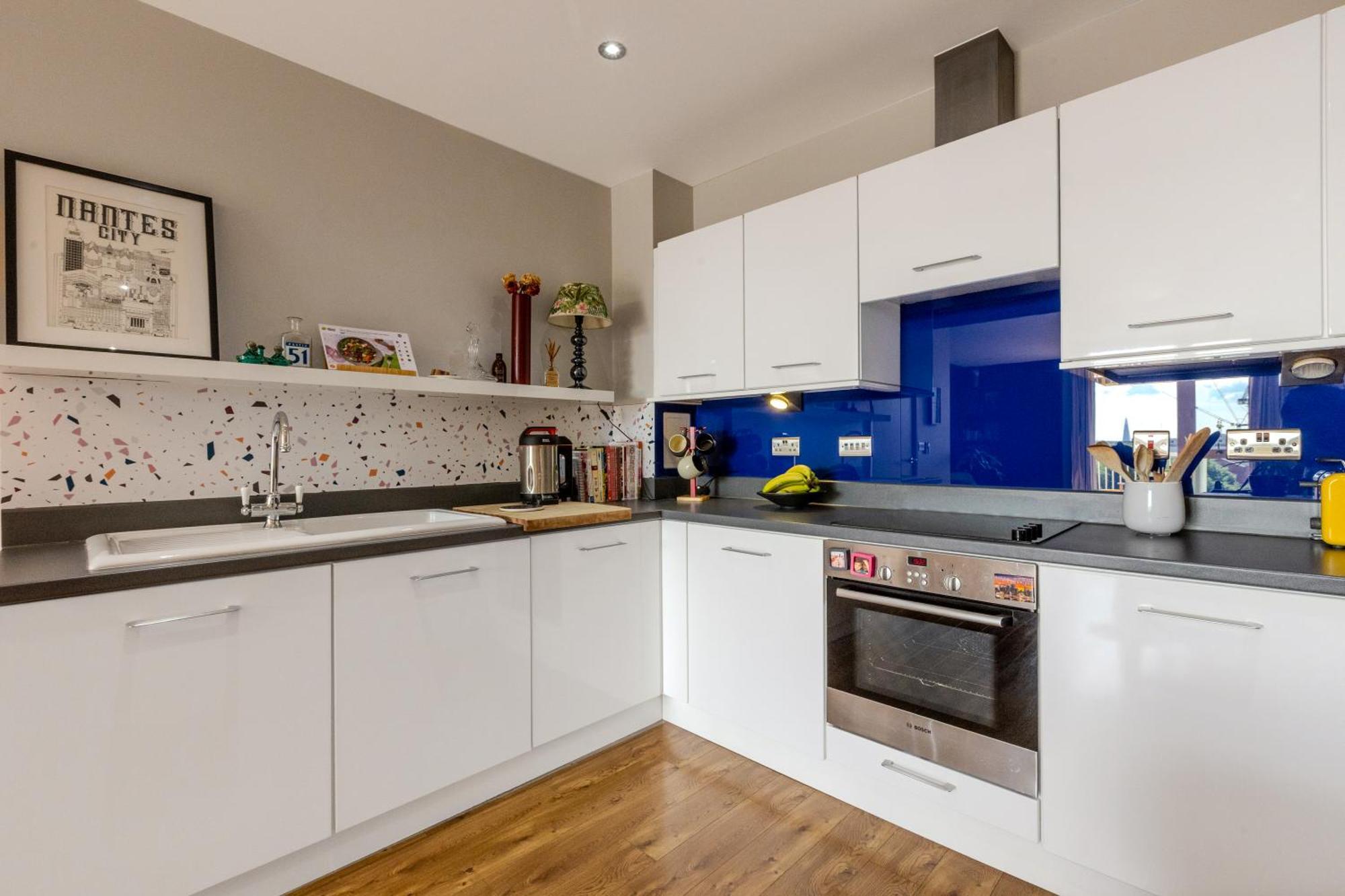 Stylish 1br Apt, 8 Mins To Stratford Station Apartment *